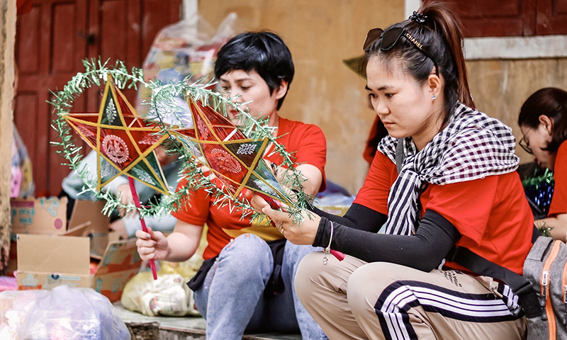 Tổ Chức Trung Thu Kết Hợp Từ Thiện – Mang Niềm Vui Đến Trẻ Em Khó Khăn