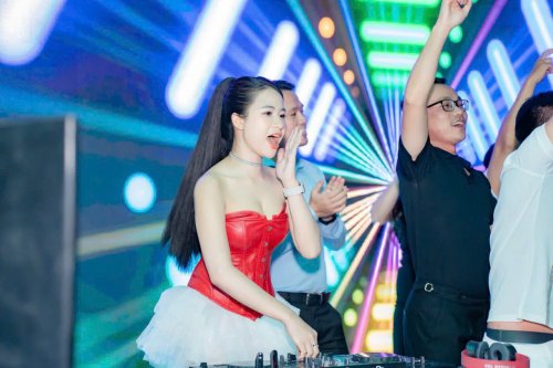 Cho Thuê DJ Nữ / Dj Nam Biểu Diễn Sự Kiện Chuyên Nghiệp