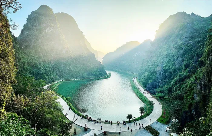 UPDATE Bảng Giá Vé Tham Quan Tại Hà Nội Năm 2026