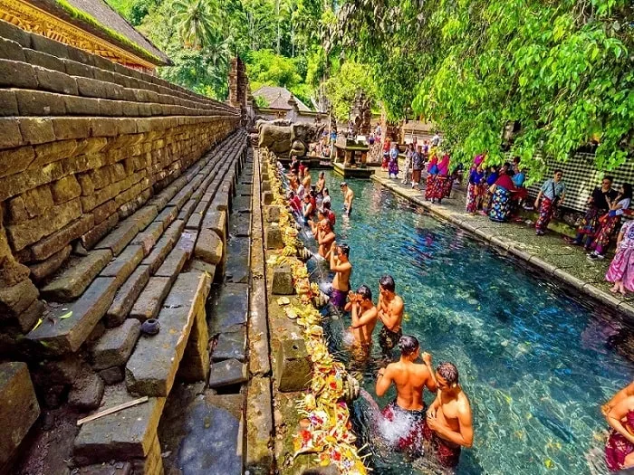 Đền Tampak Siring Suối Thần Linh Thiên Indonesia