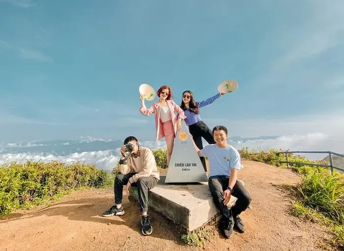 Review Chiêu Lầu Thi Hà Giang