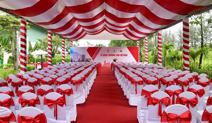 Bàn Ghế Cho Lễ Khai Trương: 4 Cách Bố Trí Chuẩn Phong Thủy